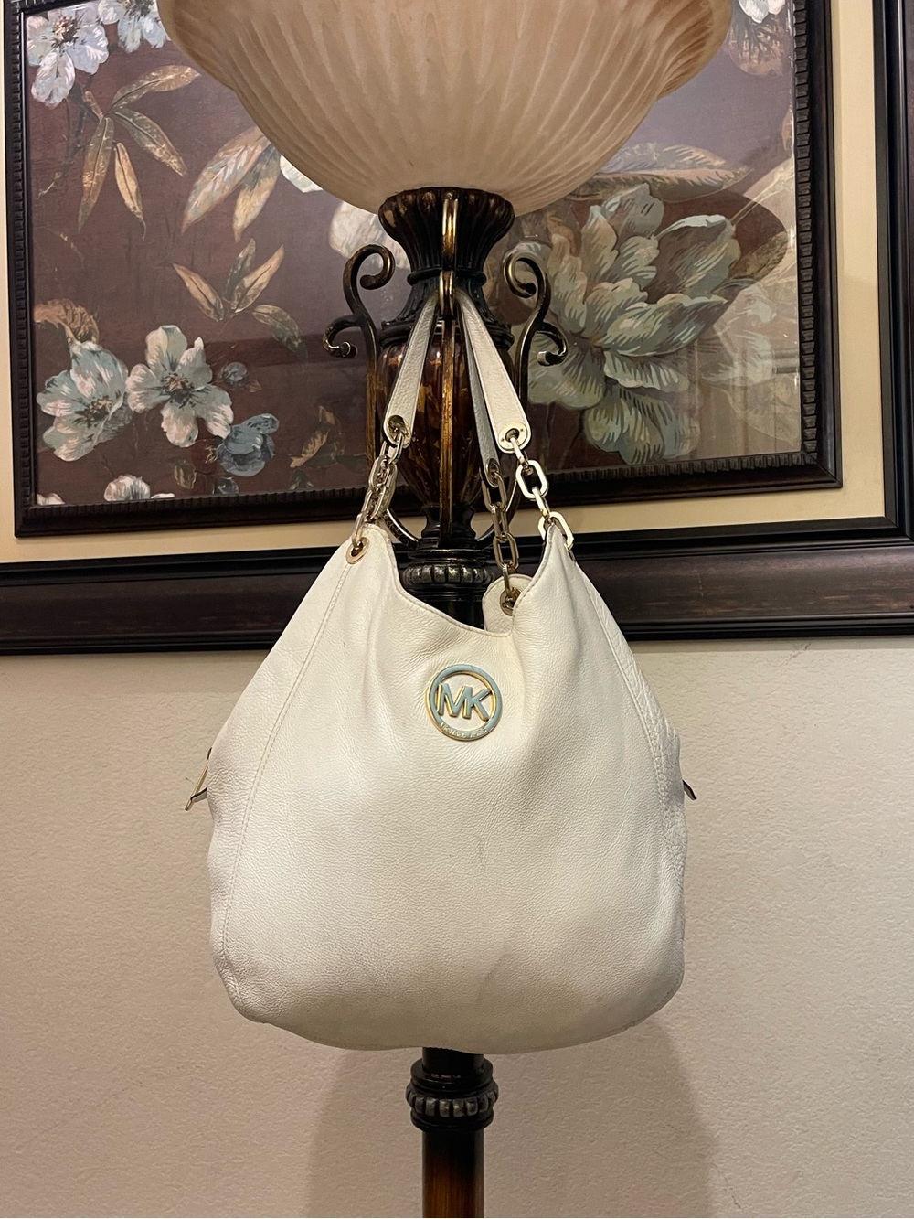 Michael Michael Kors please check all picture of condition